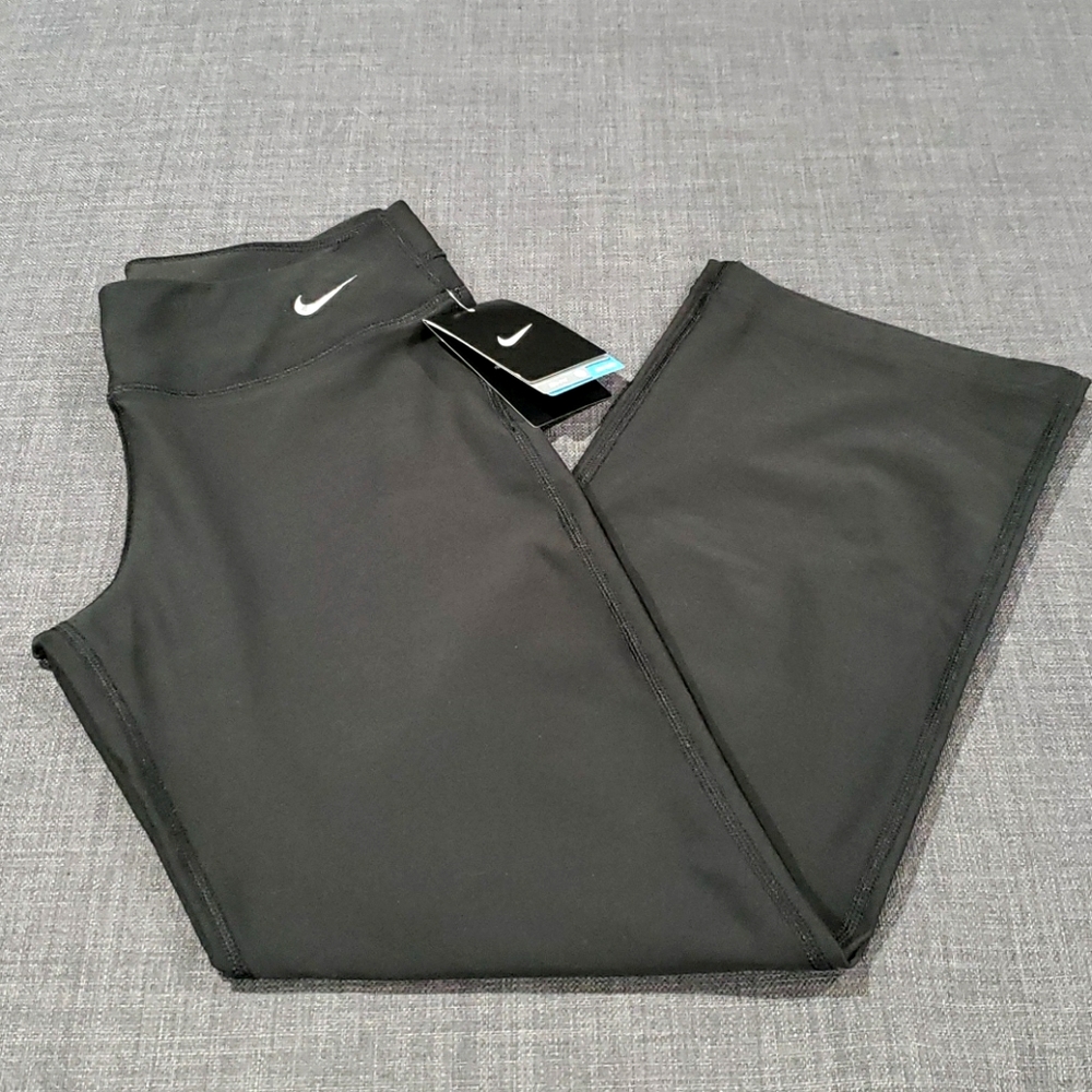 *SOLD* NWT Nike Girls Training Pants